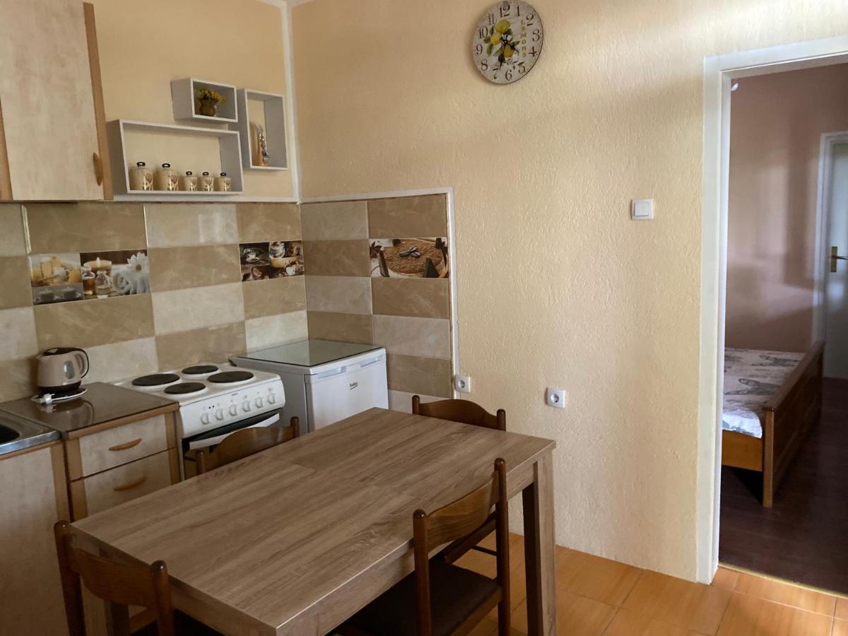 Luka Apartment Ulcinj Buitenkant foto